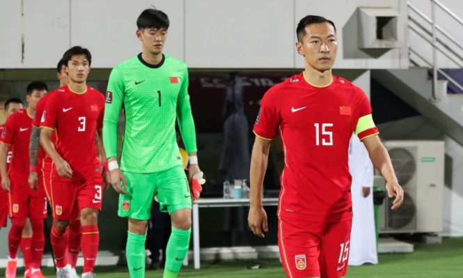  图卢兹主场遭遇争议判罚，裁判哨音左右比赛走势